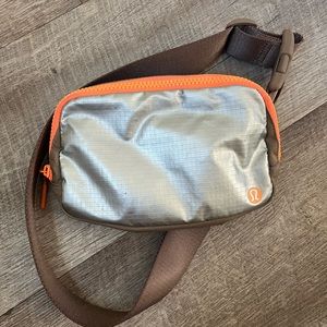 Lululemon everywhere belt bag